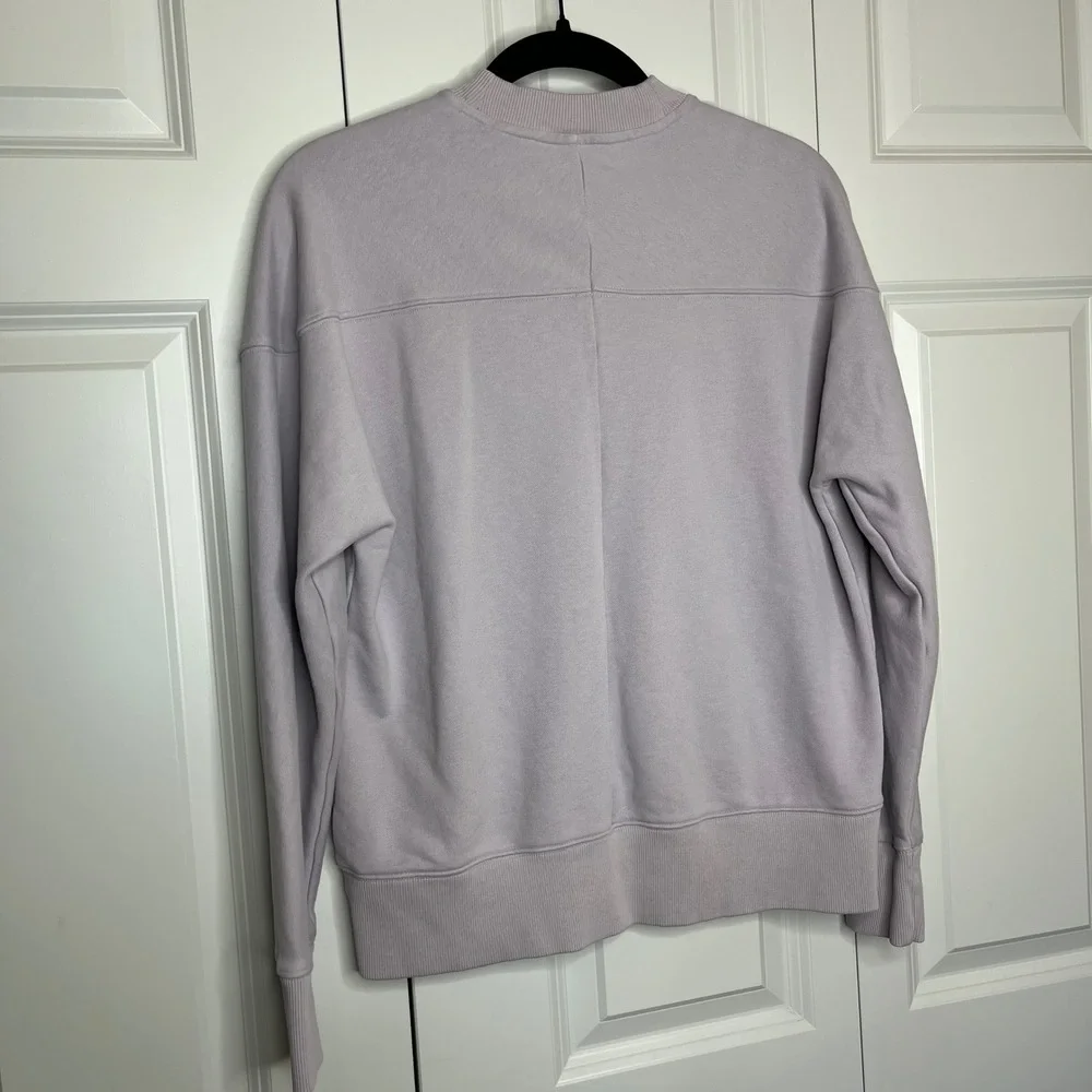 Vuori Sedona Pullover Sweatshirt Lavender Purple Athleisure Crewneck XS VW298 - Picture 4 of 10